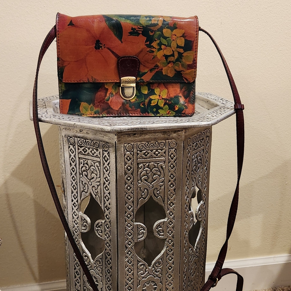 Patricia Nash Floral Leather Crossbody Bag - Picture 4 of 5